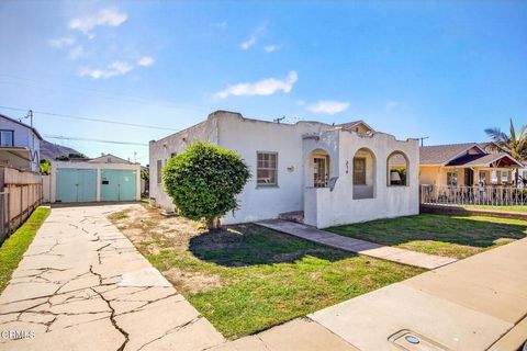 Photo of 216 E Lewis Street, Ventura, CA 93001 (MLS # V1-33326)