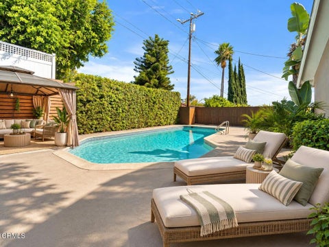 Tiny photo for 1070 Medford Road, Pasadena, CA 91107 (MLS # P1-29278)