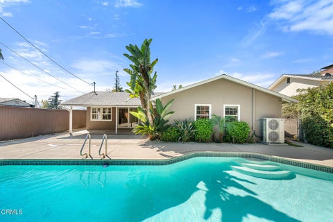 Tiny photo for 1070 Medford Road, Pasadena, CA 91107 (MLS # P1-29278)