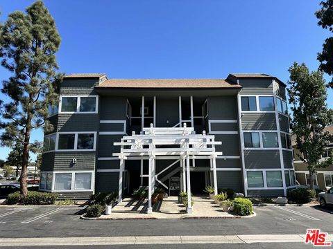 Photo of 2900 Bristol Street #B300, Costa Mesa, CA 92626 (MLS # 25592799)