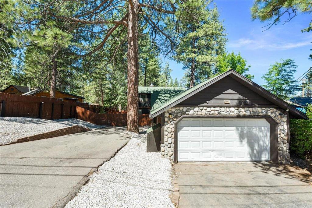39965 Hillcrest Drive