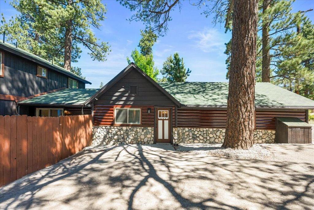 39965 Hillcrest Drive