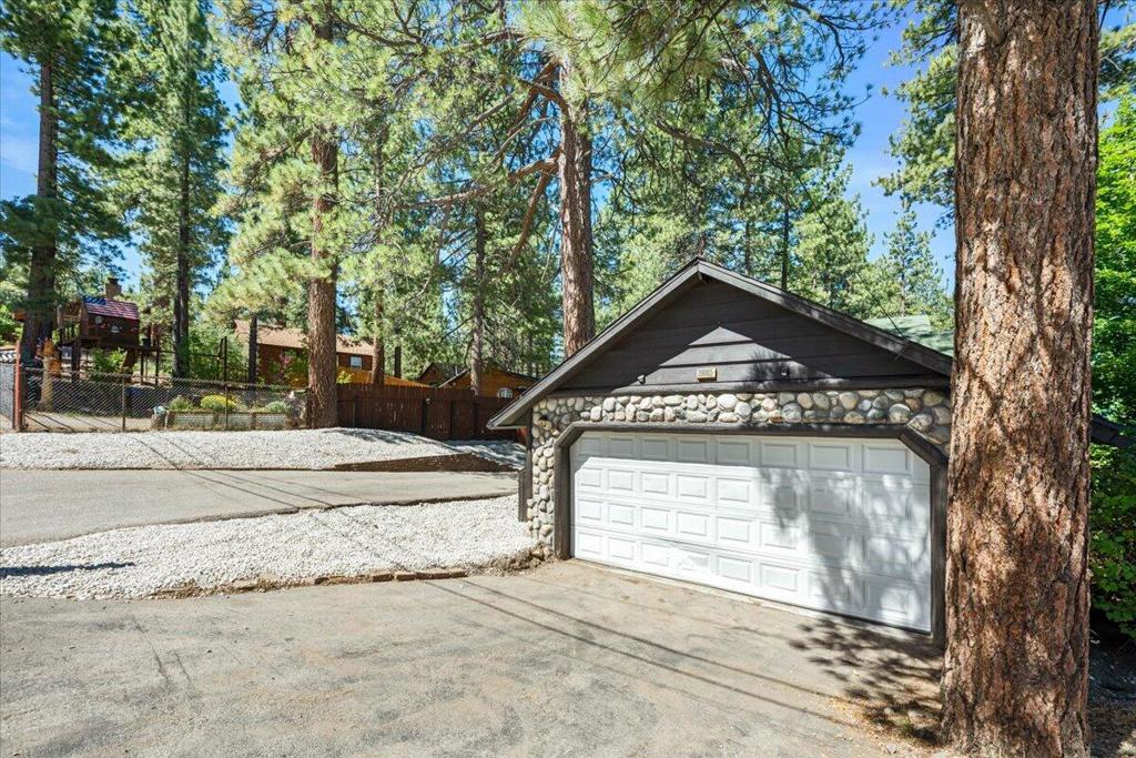 39965 Hillcrest Drive