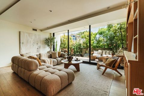 Photo of 3214 Highland Avenue #2, Santa Monica, CA 90405 (MLS # 26840537)