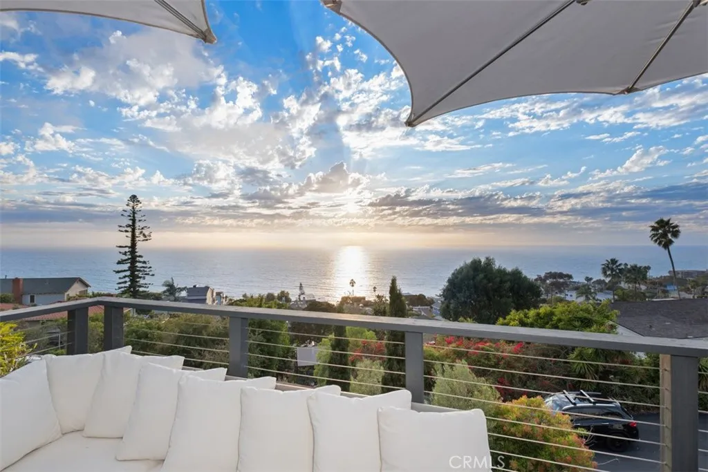Laguna Beach, California 92651, United States, 3 Bedrooms Bedrooms, ,2 BathroomsBathrooms,Residential,Active,235344