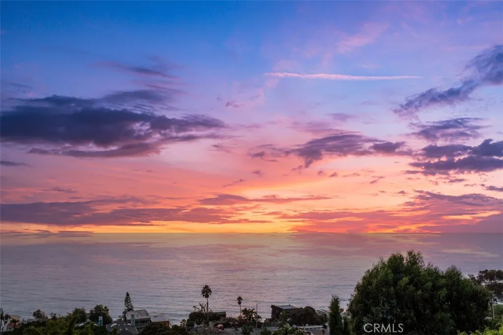 Laguna Beach, California 92651, United States, 3 Bedrooms Bedrooms, ,2 BathroomsBathrooms,Residential,Active,235344
