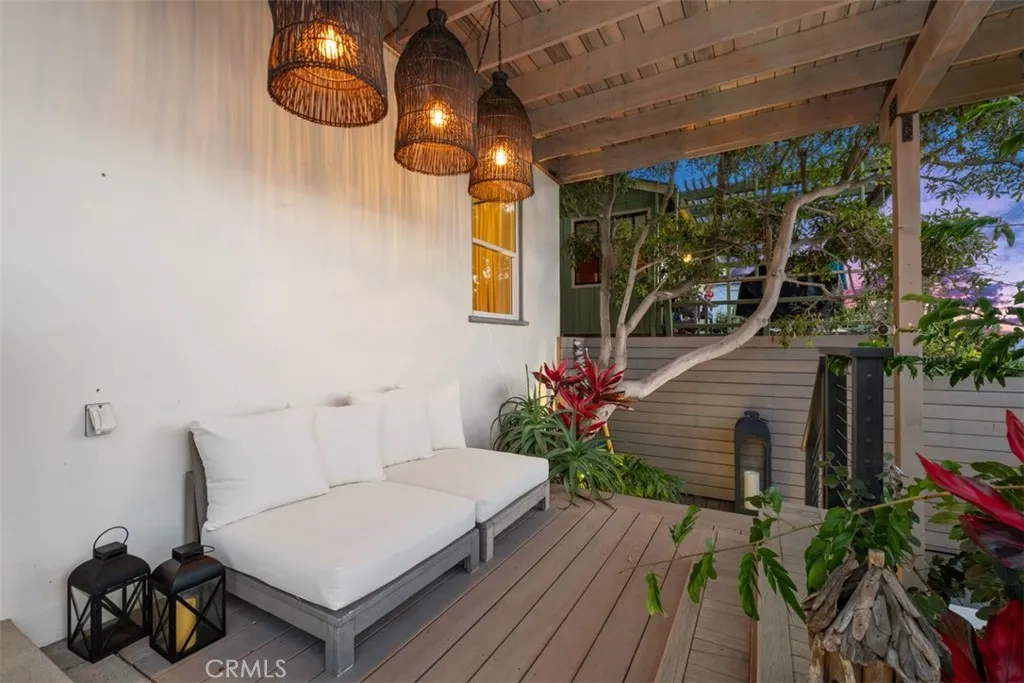 Laguna Beach, California 92651, United States, 3 Bedrooms Bedrooms, ,2 BathroomsBathrooms,Residential,Active,235344