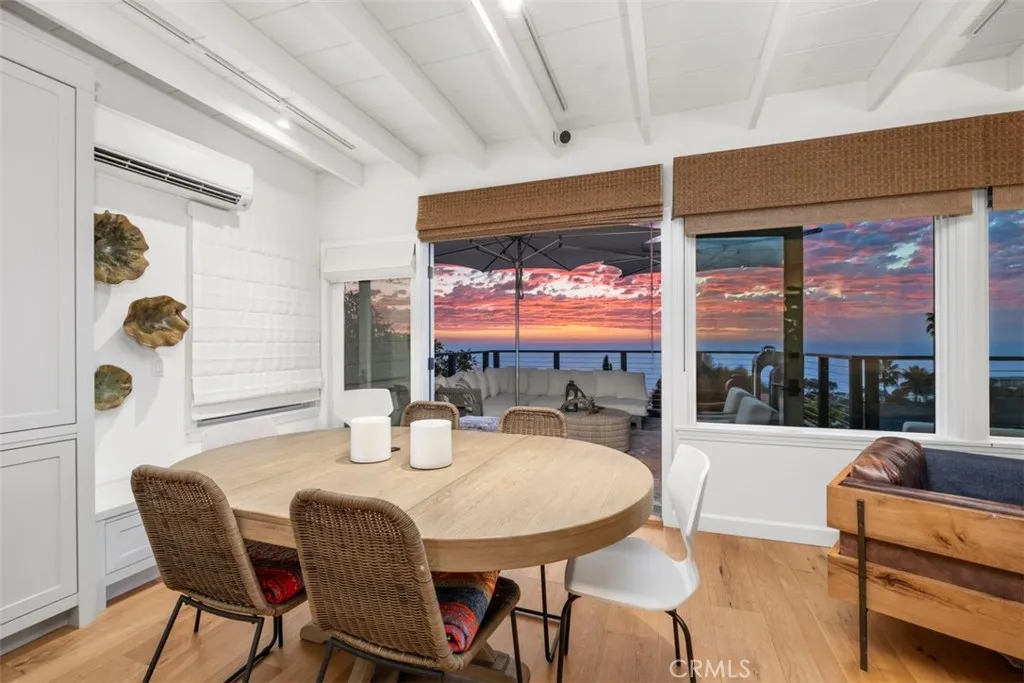 Laguna Beach, California 92651, United States, 3 Bedrooms Bedrooms, ,2 BathroomsBathrooms,Residential,Active,235344