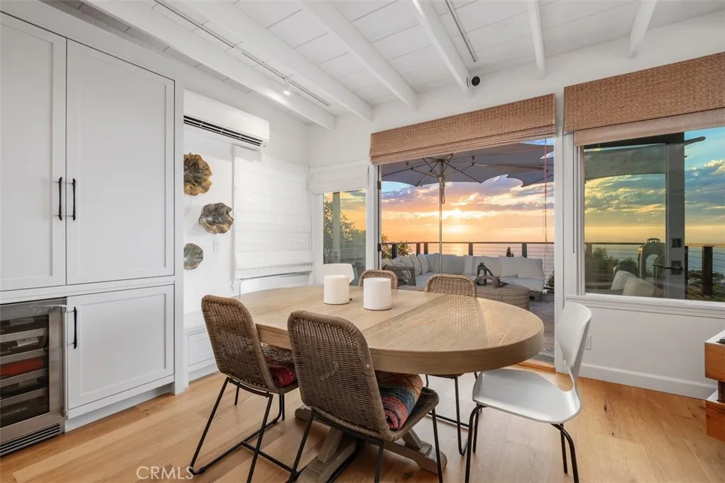 Laguna Beach, California 92651, United States, 3 Bedrooms Bedrooms, ,2 BathroomsBathrooms,Residential,Active,235344