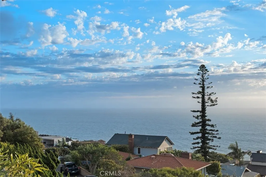 Laguna Beach, California 92651, United States, 3 Bedrooms Bedrooms, ,2 BathroomsBathrooms,Residential,Active,235344