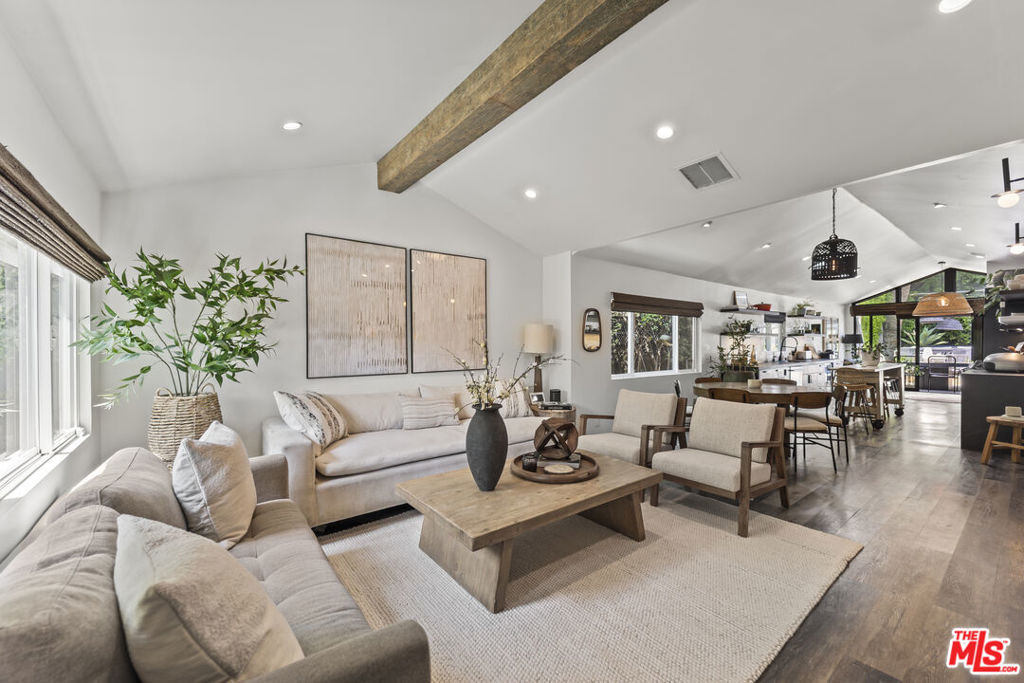 7733 Lexington Avenue