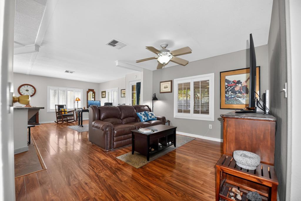 1010 Palm Canyon Dr #333