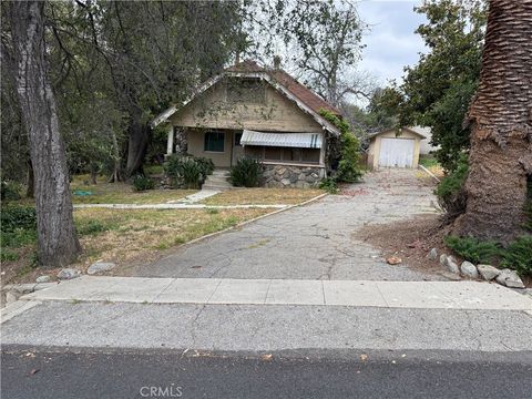 Photo of 2415 Sierra DR, Upland, CA 91784 (MLS # IG26109836)