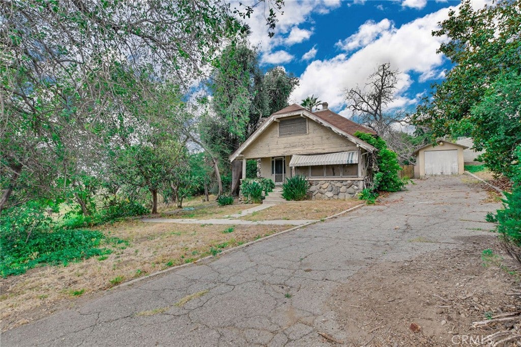 2415 Sierra DR