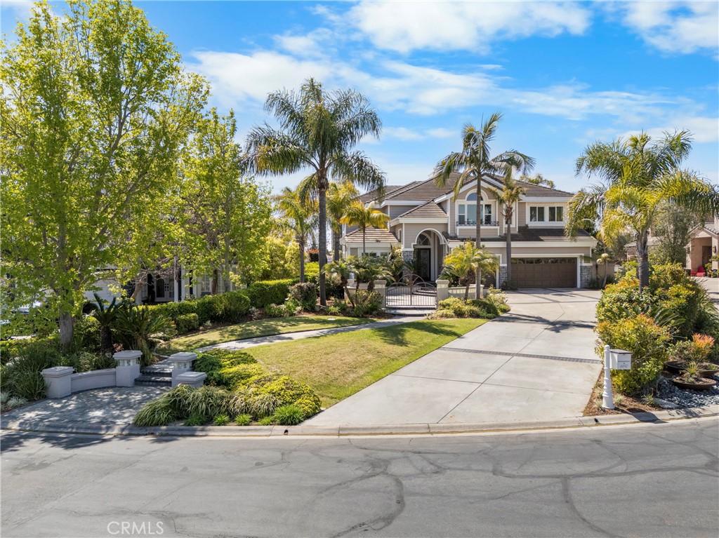 6692 Alamitos Circle