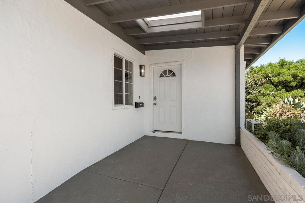 1134 Atwater