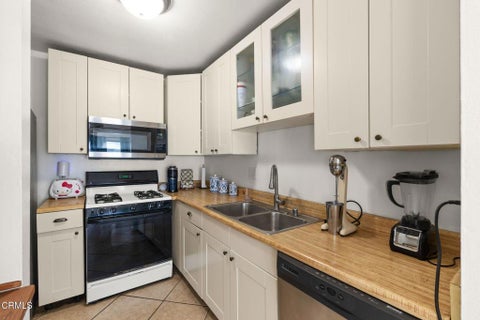 Tiny photo for 5711 Morro Bay Lane #5, Ventura, CA 93003 (MLS # V1-36161)