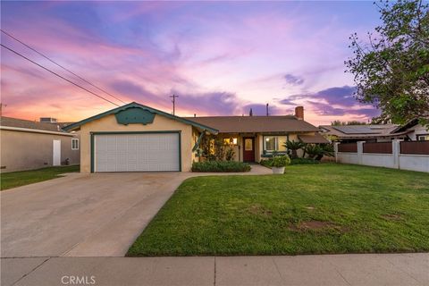 Photo of 15900 Napa St, North Hills, CA 91343 (MLS # SR26059096)