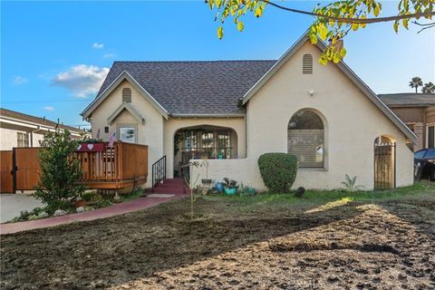 Photo of 1848 W 78th Pl, Los Angeles, CA 90047 (MLS # DW25258172)