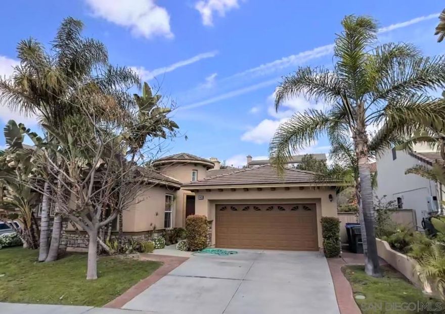 COME SEE THIS BEAUTIFULLY KEPT SINGLE STORY HOME IN THE HEART OF EASTLAKE. CLOSE TO MOUNTAIN HAWK PARK,SCHOOLS, SHOPS AND THE 125 FREEWAY.