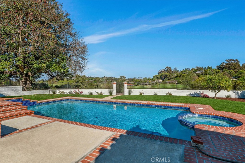 El Niguel Greens (ENG) - Residential