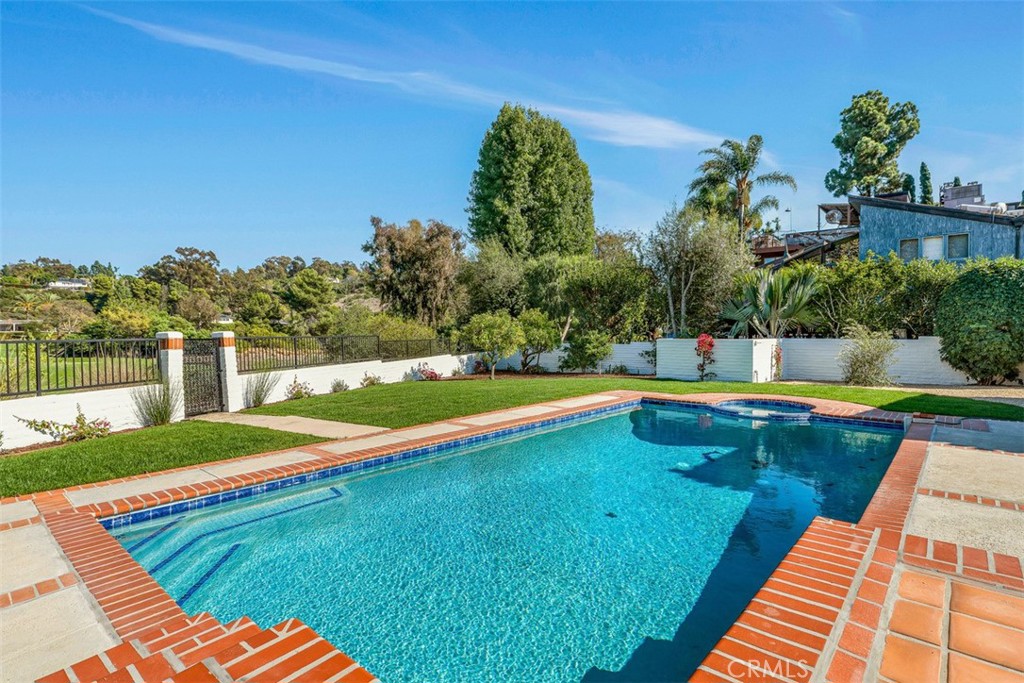 El Niguel Greens (ENG) - Residential