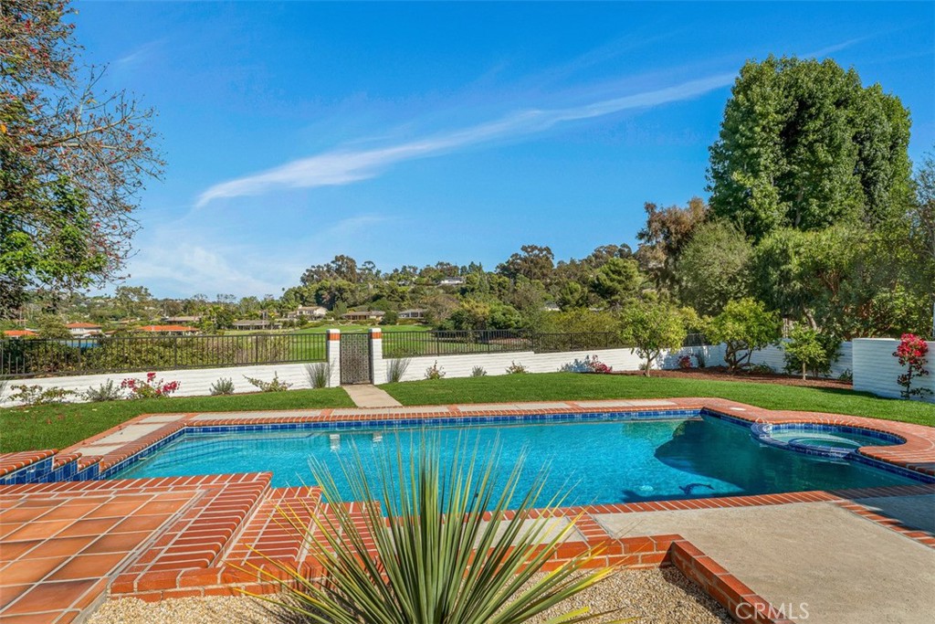 El Niguel Greens (ENG) - Residential