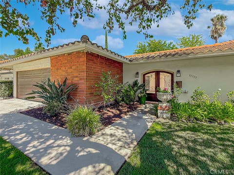 Photo of 31735 Bainbrook Court, Westlake Village, CA 91361 (MLS # SR26169325)