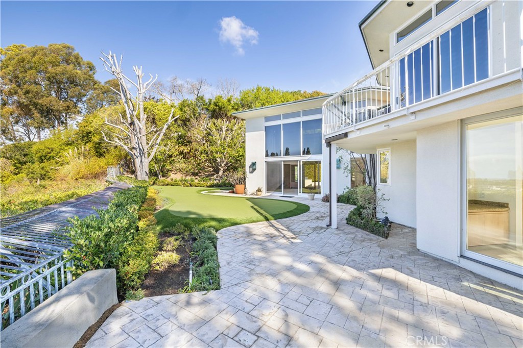 2 Inverness Lane