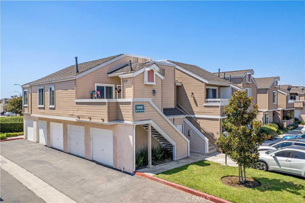 Beautifully completely updated corner-unit condo ideally located , tucked away at the back of a quiet, well-maintained community, this home offers exceptional privacy. The property has been completely remodeled, featuring new dual-pane windows, two modern bathrooms, a new kitchen with contemporary finishes, and stylish laminate flooring throughout. As a desirable corner unit, the home is filled with abundant natural light from extra windows. Enjoy outdoor living on your private balcony. Additional highlights include central air conditioning, a laundry closet on the patio, and a one-car garage. Low HOA dues are $369 per month and include access to a community pool and spa. Don’t miss the opportunity to own a light-filled, move-in-ready home in one of North Orange County’s most convenient locations, with access to shopping, dining, and major freeways.
It's centrally located between the 91 and 22 freeways and is just minutes from the 605. The property comes with total two(2) parkings; one assigned and 1 garage. Professional pictures coming soon!