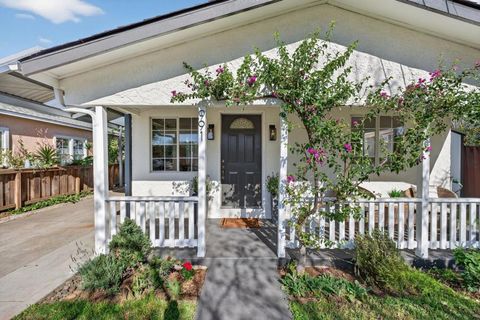 Photo of 991 Jackson Street, San Jose, CA 95112 (MLS # ML82038303)