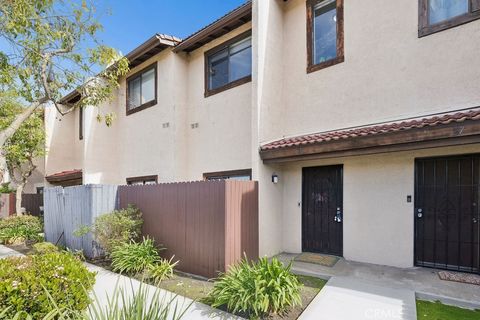 20823 Norwalk Boulevard 26 Lakewood CA 90715