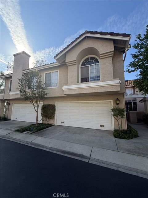 Photo of 620 Ivywood Ln #C, Simi Valley, CA 93065 (MLS # SR26062088)