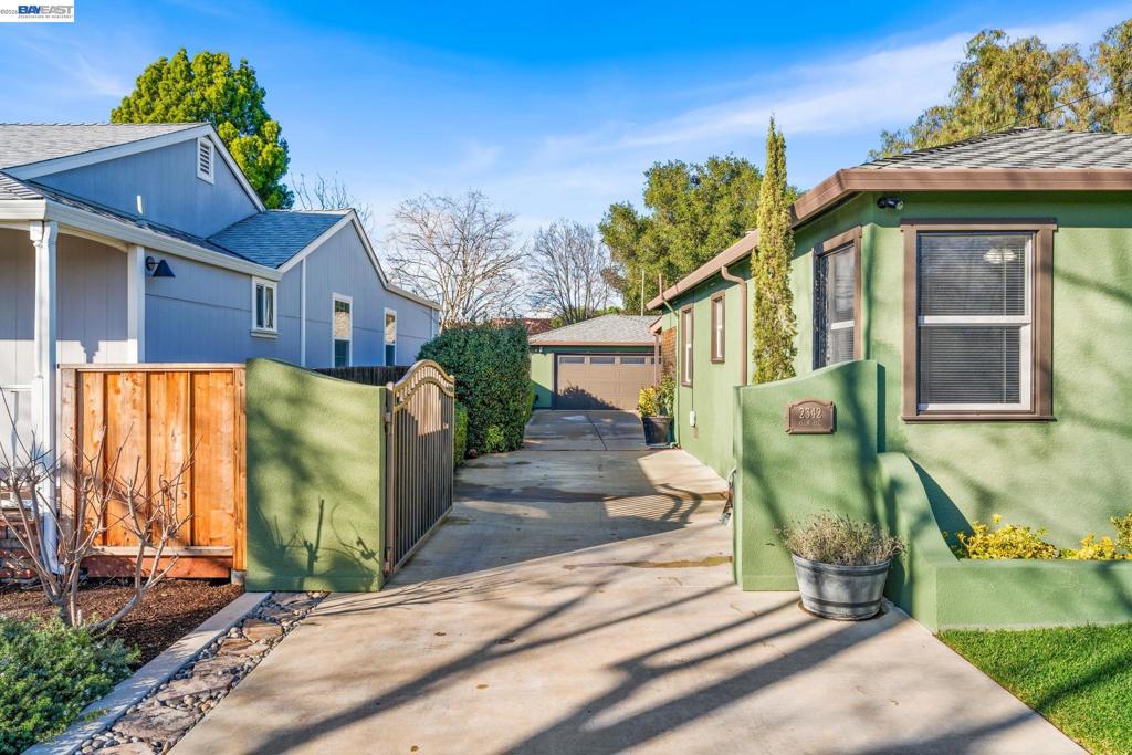 2342 Palm Ave