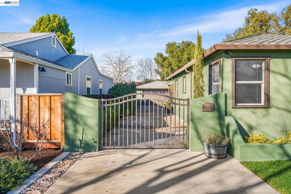 2342 Palm Ave