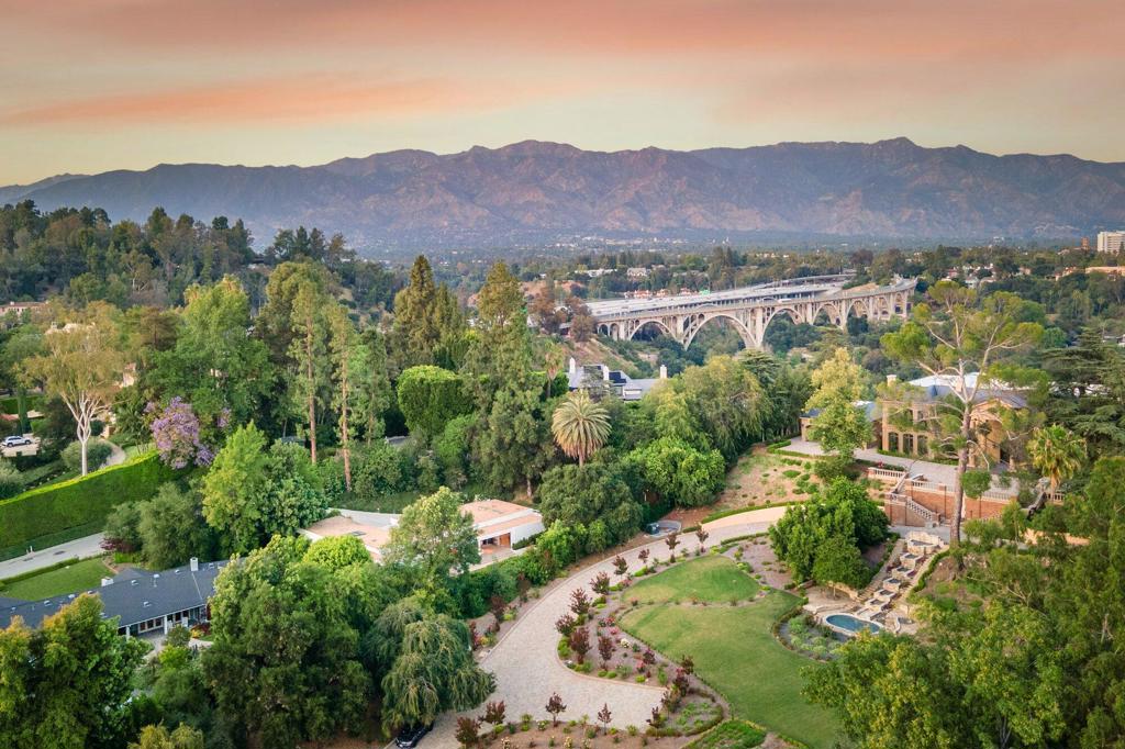 1030 San Rafael Lane