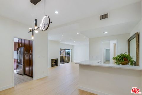 Photo of 1727 S Bentley Avenue, Los Angeles, CA 90025 (MLS # 26667231)