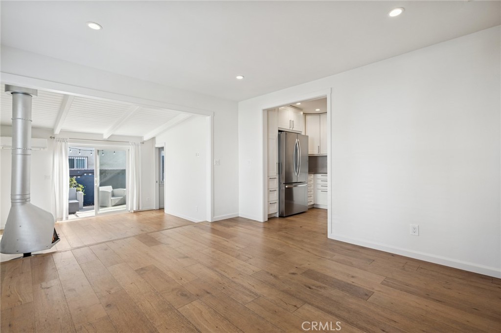 620 1/2 Acacia Avenue