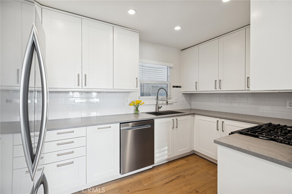 620 1/2 Acacia Avenue