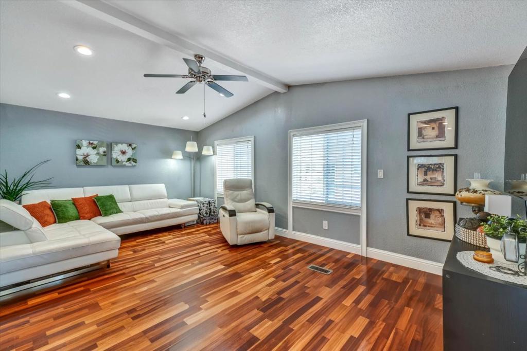 200 Burnett Avenue 88