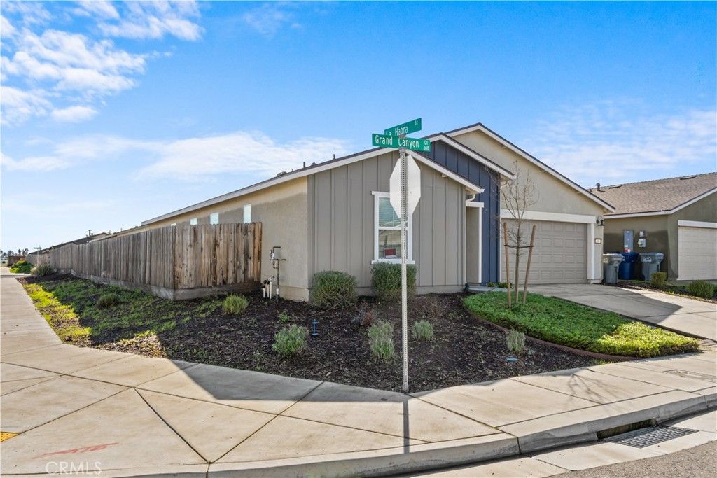 Photo of 296 Grand Canyon Court, Merced, CA 95341 (MLS # MC26036174)