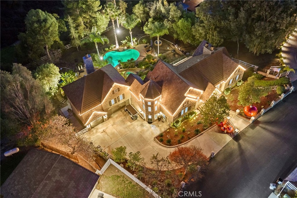 40900 Via Los Altos