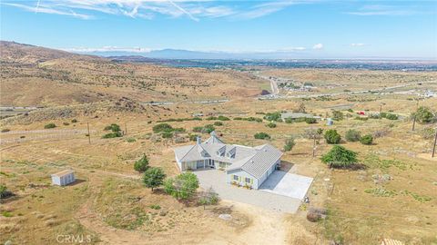 Photo of 1721 Carson Mesa Rd, Palmdale, CA 93550 (MLS # SR26064337)