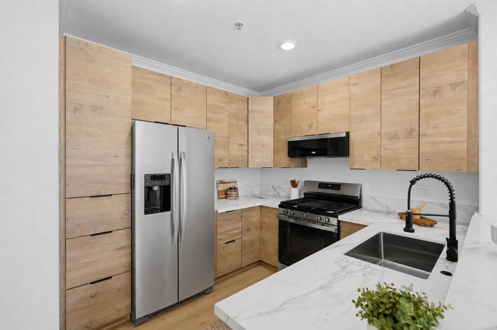1590 Paseo Aurora