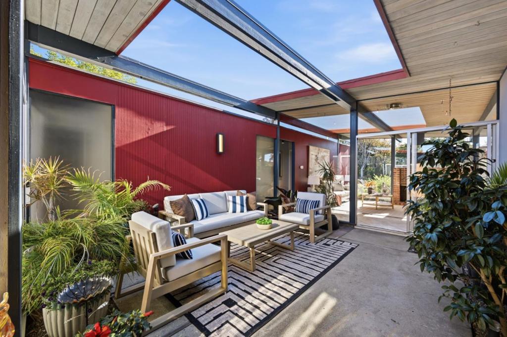 286 Puffin Court