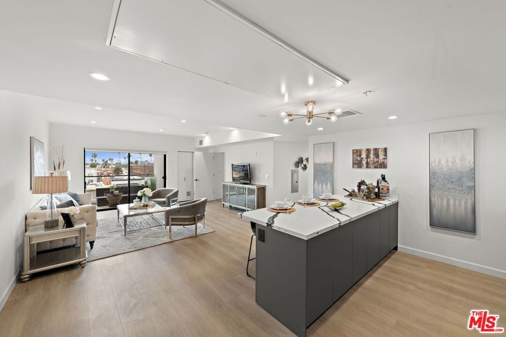 321 S Oxford Ave AVE 603, Los Angeles CA 90010