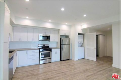 Photo of 744 Hartford Avenue #406, Los Angeles, CA 90017 (MLS # 25627663)