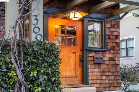 Tiny photo for 360 360 Alcatraz Ave Ave, Oakland, CA 94618 (MLS # 41126300)