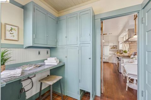 Tiny photo for 360 360 Alcatraz Ave Ave, Oakland, CA 94618 (MLS # 41126300)