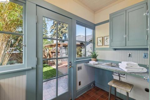 Tiny photo for 360 360 Alcatraz Ave Ave, Oakland, CA 94618 (MLS # 41126300)